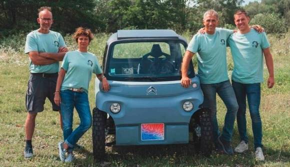 Aventure écologique : quatre Citroën électriques traversent l'Afrique pour promouvoir les énergies renouvelables et l'innovation durable.