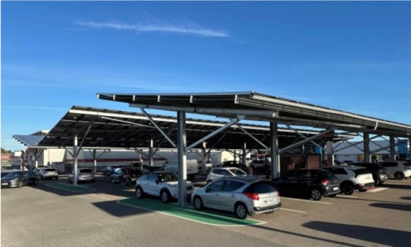 Délai prolongé pour les parkings : 18 mois de plus pour s'équiper d'ombrières solaires photovoltaïques.